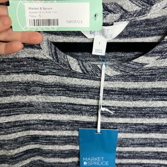 Market & Spruce Juuna Hi Lo Knit Top in Navy - Picture 5 of 5